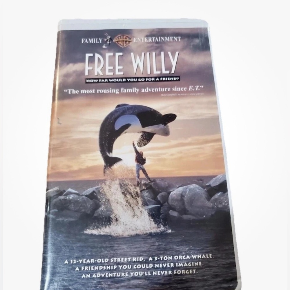 Free Willy Family Entertainment VHS, 1993, Clamshell Case Vintage